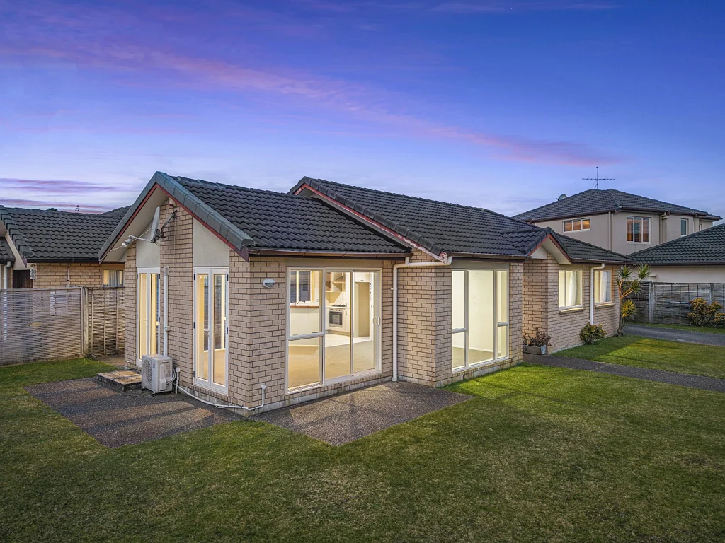 Orewa 3房  Freehold & Sunny in Top Location!