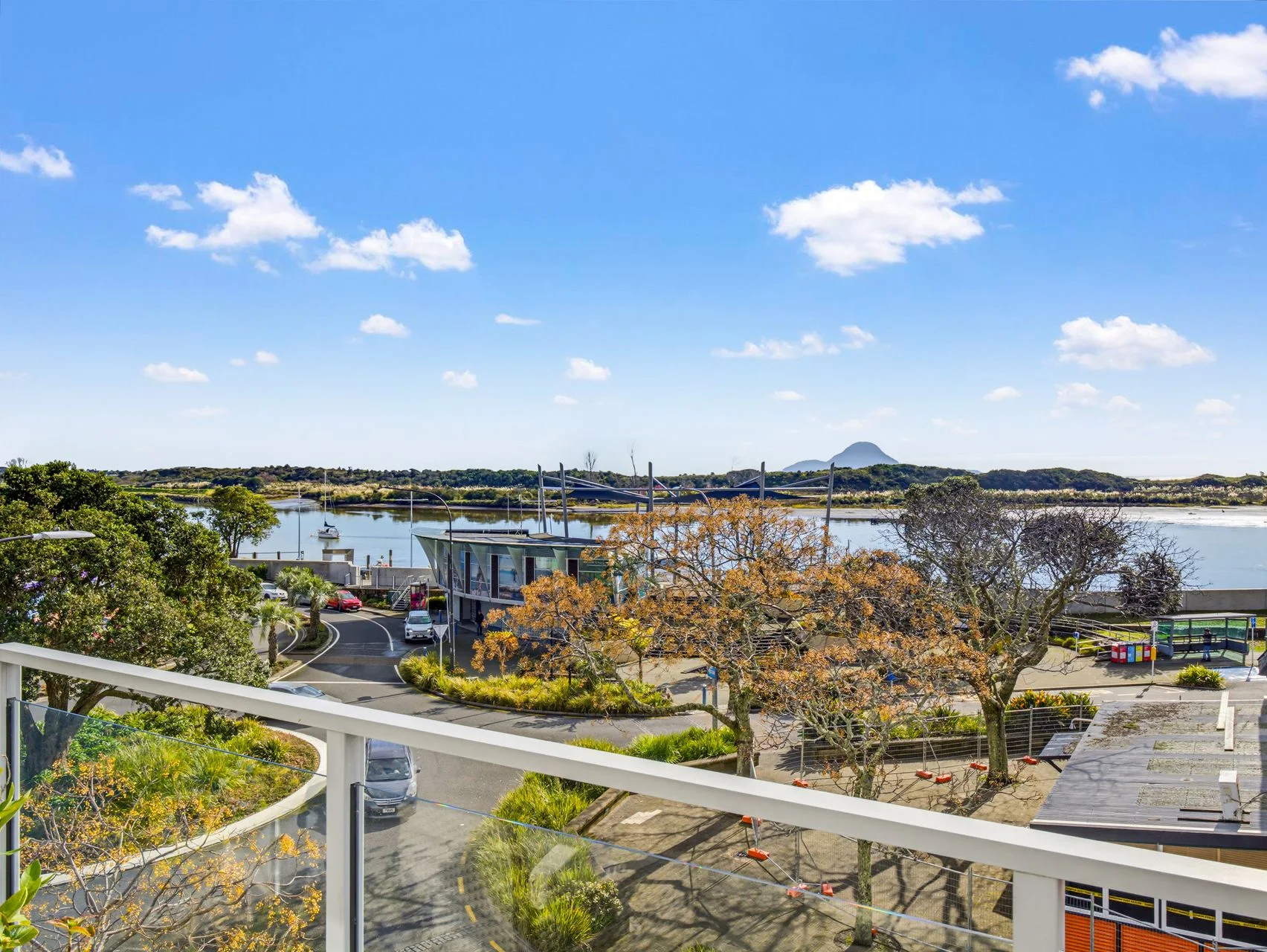 Whakatane 2房  Elevated Waterfront Living at Quayside Apartments