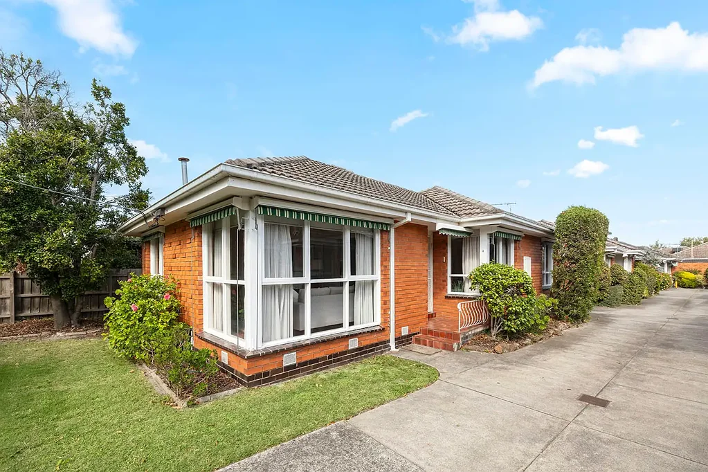Beautifully Presented & Filled with Natural Light