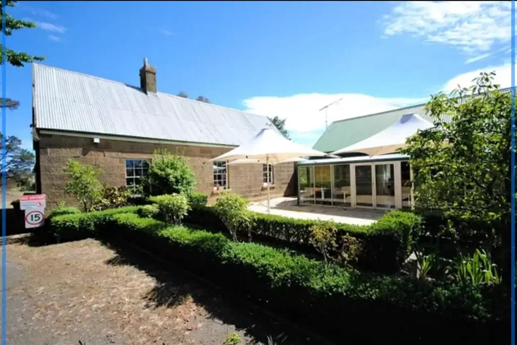 Oatlands 6房  "Discover a unique lifestyle and business opportunity in the heart of Oatlands.