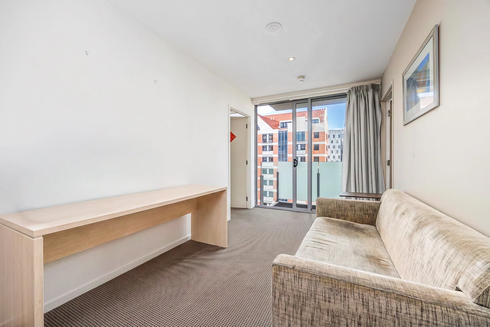Auckland Central 2房 大学核心圈+文法校网! 落地窗双卧设计, 全配家具, Tetra House高层精品! Freehold 2 bedroom in Grammar zone under $300k
