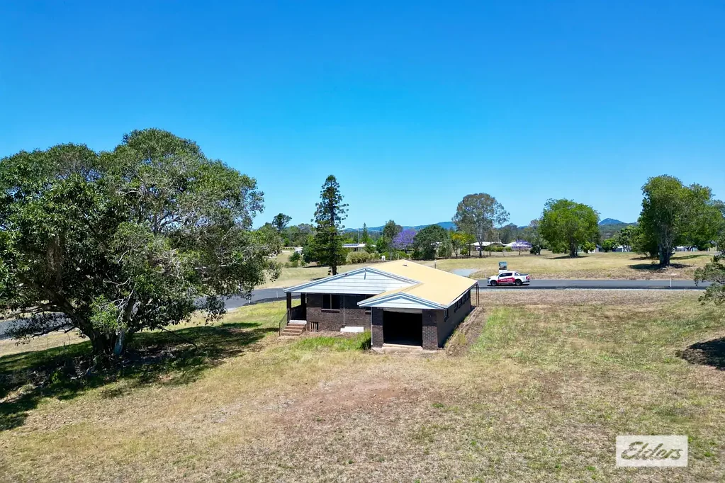 Nahrunda 4Moenga OAKRIDGE ESTATE - RENOVATOR?