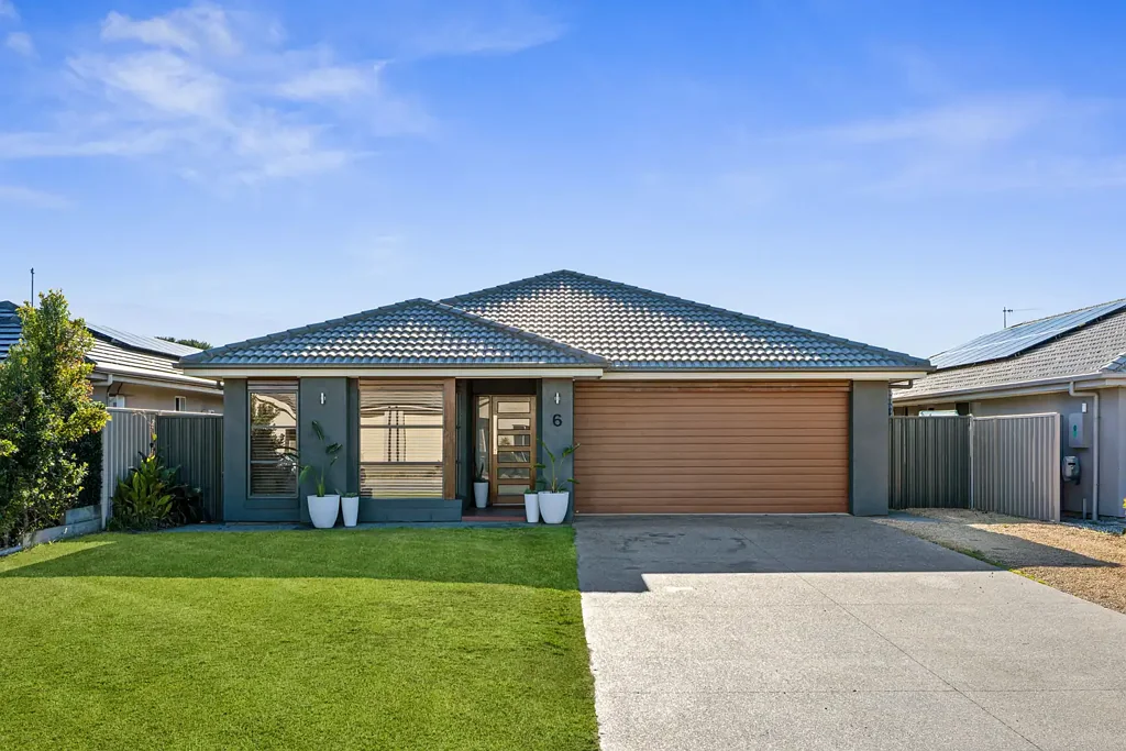 Normanville 4chambre Modern Family Living in the Heart of Links Lady Bay