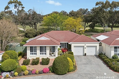 Nicholls 3ਬੈੱਡਰੂਮ Spacious Single-Level Living In A Boutique Setting