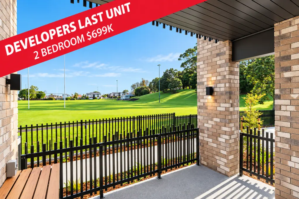 Mount Albert 2침실 Last at $699k | Park-Facing 2 Bed + Carpark