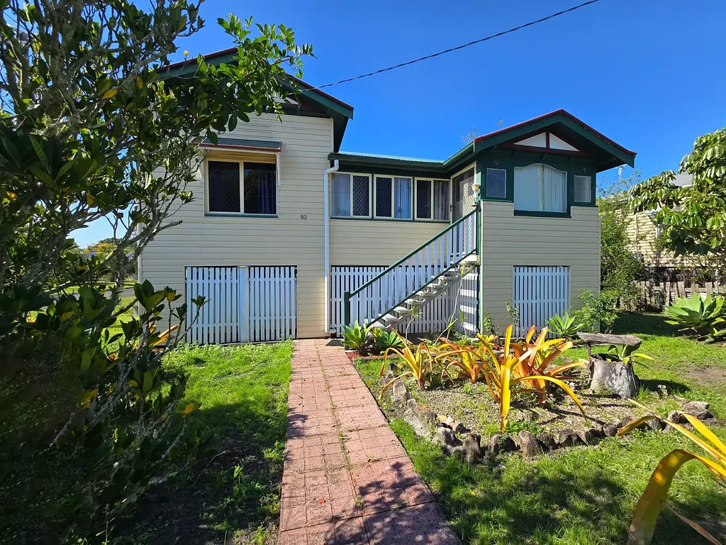 Maryborough 2ਬੈੱਡਰੂਮ UNDER OFFER - A Renovators Dream!