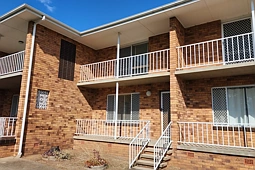 4/104 Denison Street, Tamworth