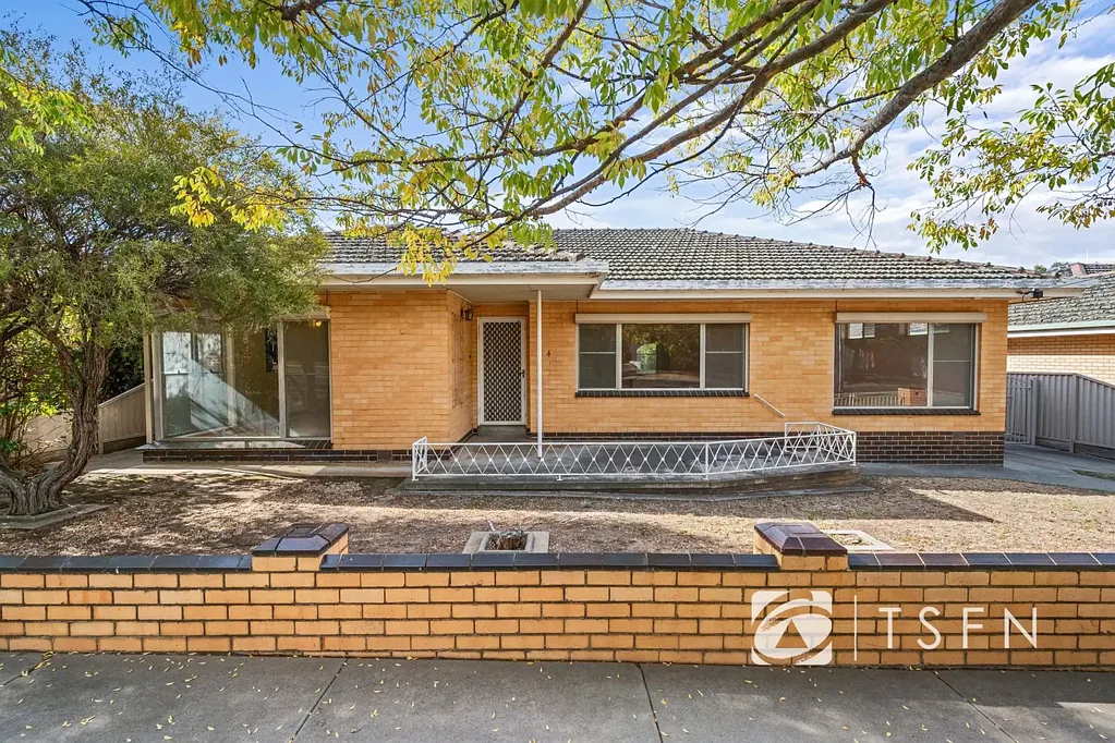 4 Monak Street, Golden Square, VIC 3555