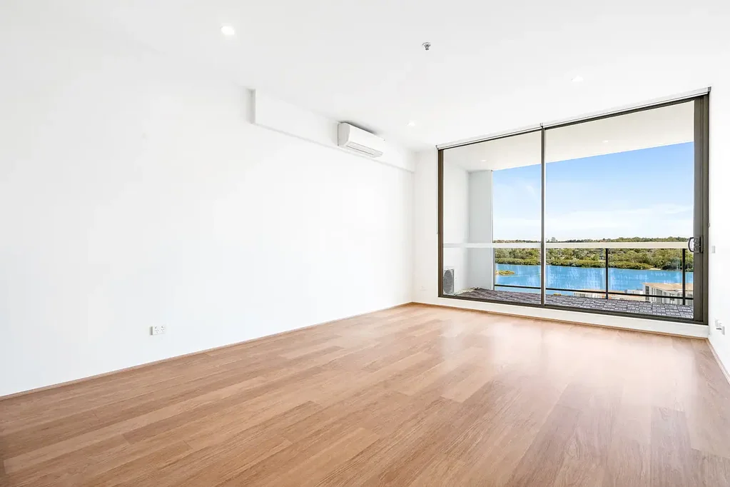 Stunning North Facing One Bedroom Apartment with Water Views - Leve 12