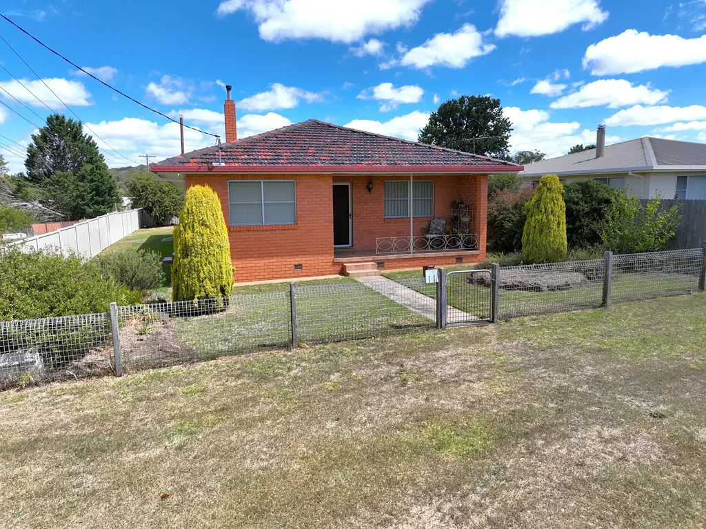 11 Short Street, Glen Innes, NSW 2370