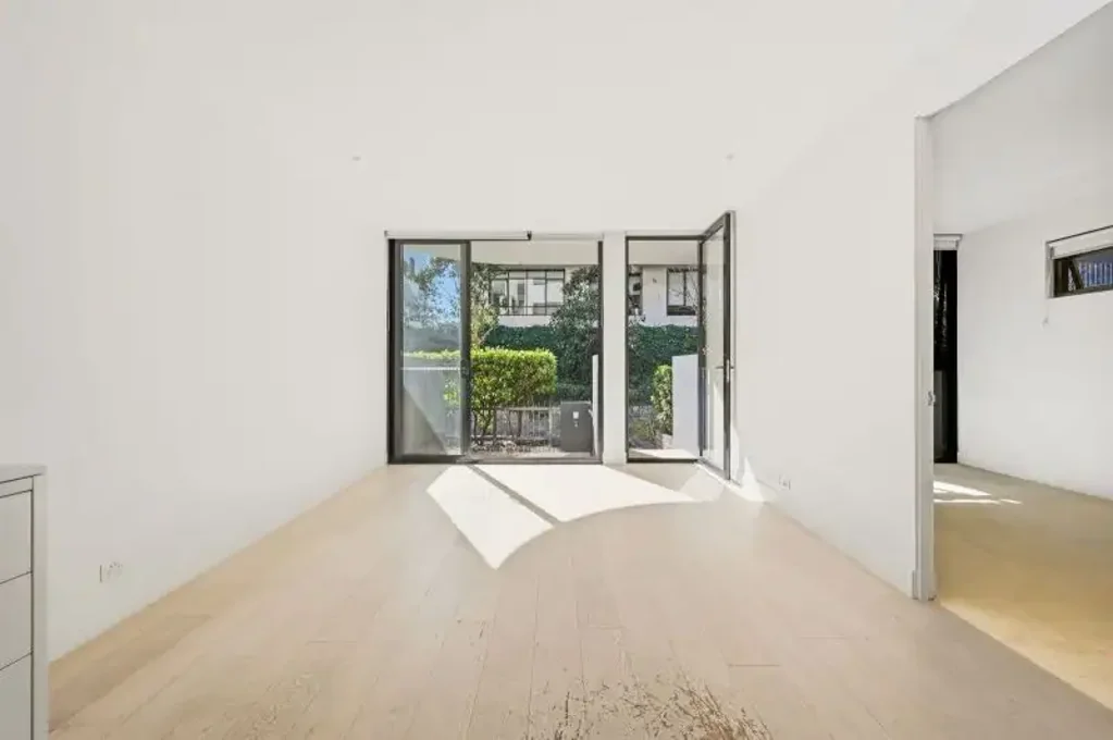 Designer garden apartment in Eve