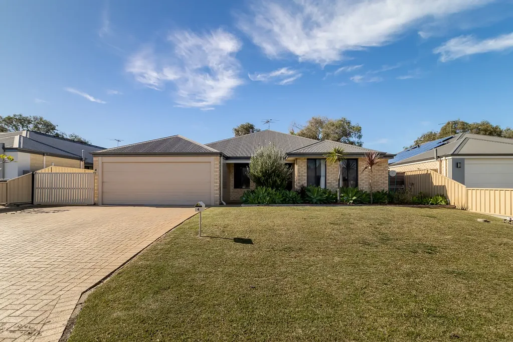 Broadwater 4Kwarto Functional, tidy home in central Broadwater location