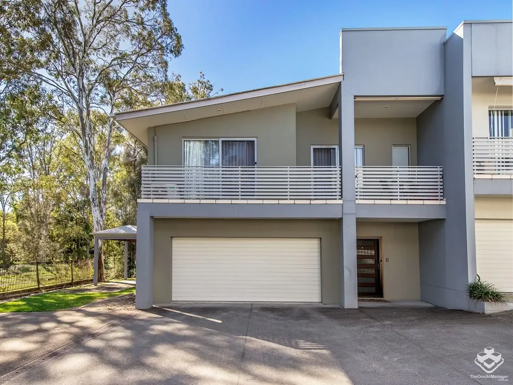 Helensvale 3ਬੈੱਡਰੂਮ Modern, Spacious Townhouse in a Prime Leafy Location