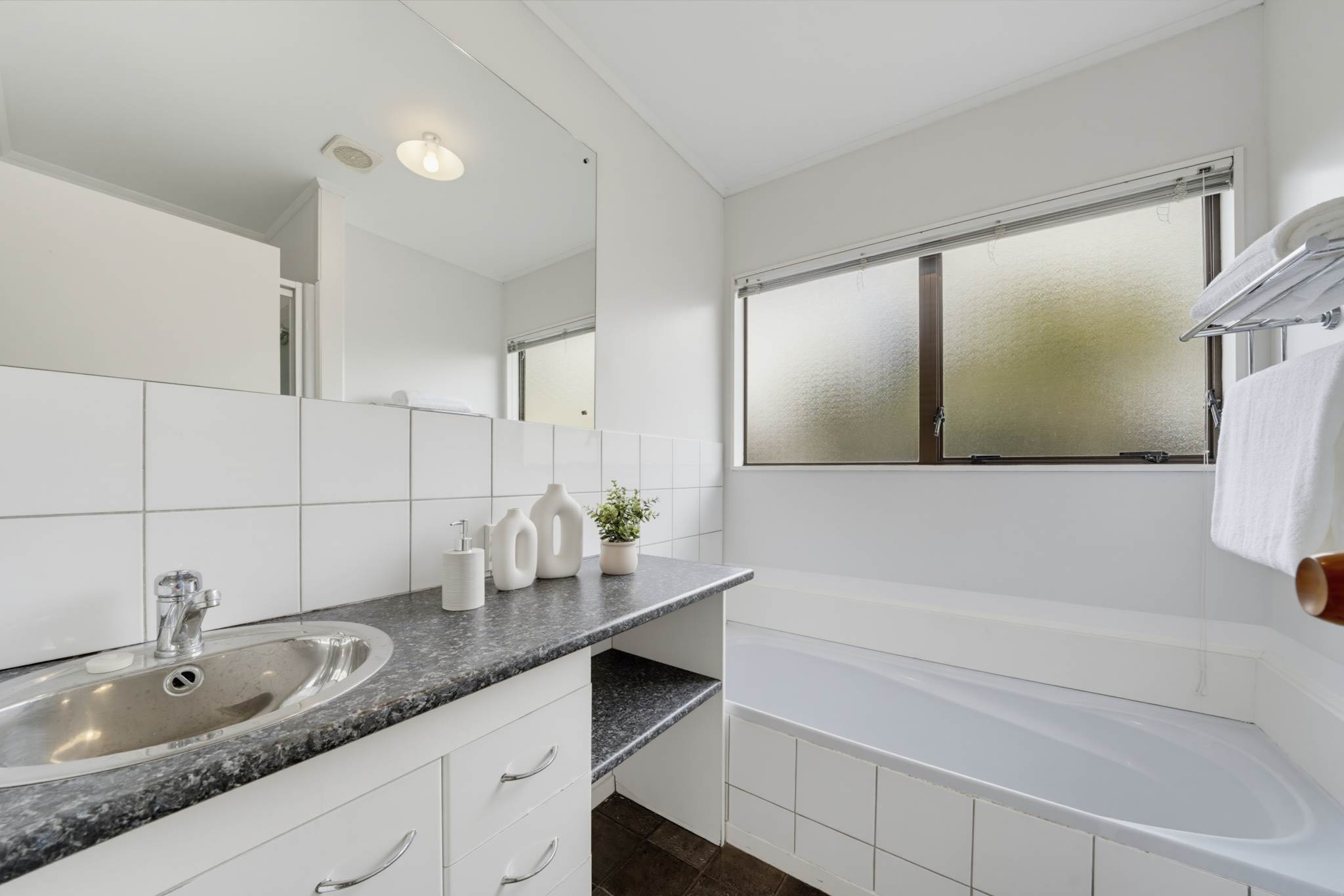 15 Hassan Drive, Massey, photo 14