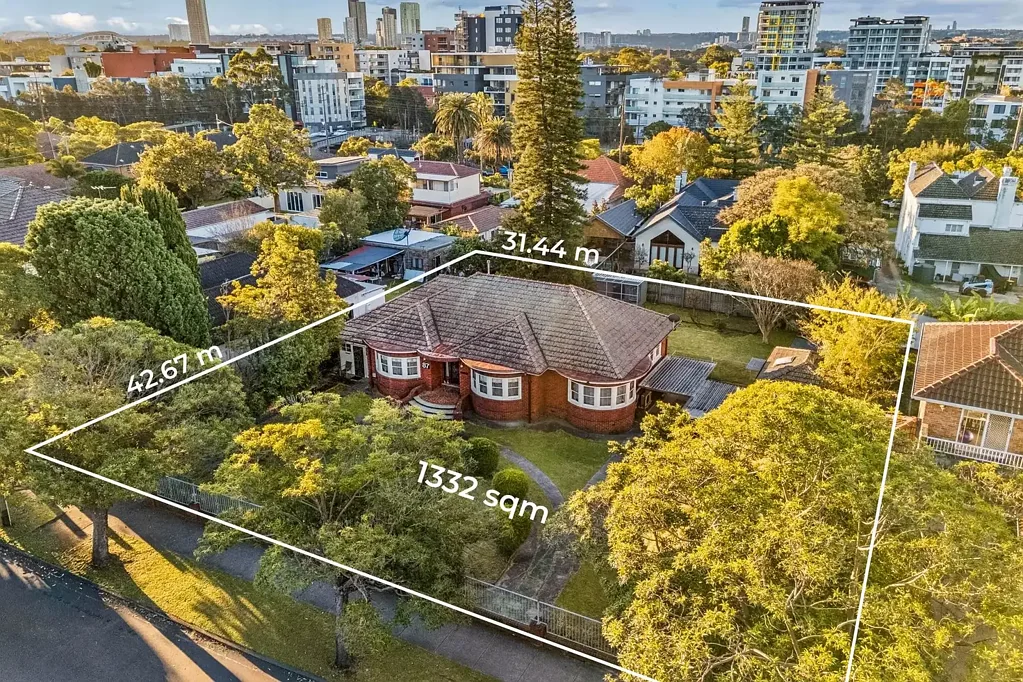 Homebush 4غرفة نوم Rare super-block 1332sqm in the suburbs most desirable blue ribbon street