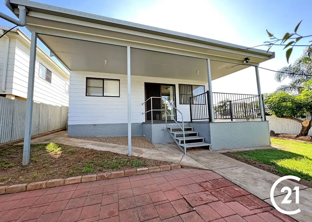 Parkes 2 Bedroom Century21 Central West Parkes and Forbes - 6852 3793