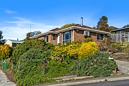11 Seddon Street, Austins Ferry