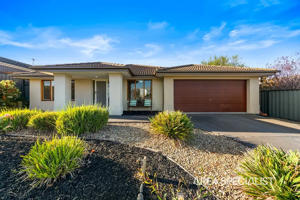 Pakenham 4침실 The Brief: A Beautifully Presented Family Home in the Heart of Cardinia Lakes