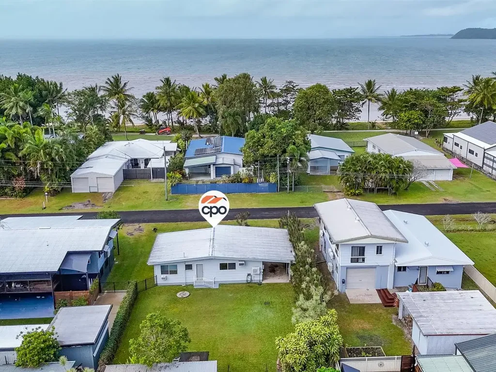 Kurrimine Beach 3ห้องนอน NEPTUNE  LIVES HERE-KING OF THE SEA- LORD OF THE BOAT RAMP !