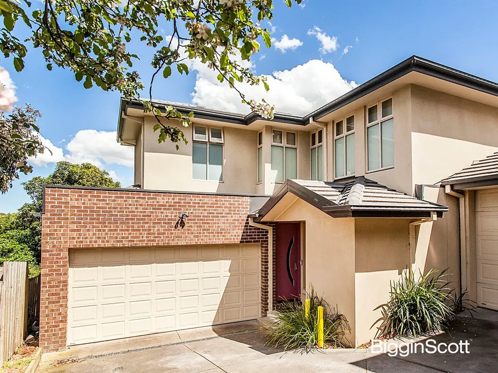 Luxurious Four-Bedroom Townhouse in Prime Chadstone Location