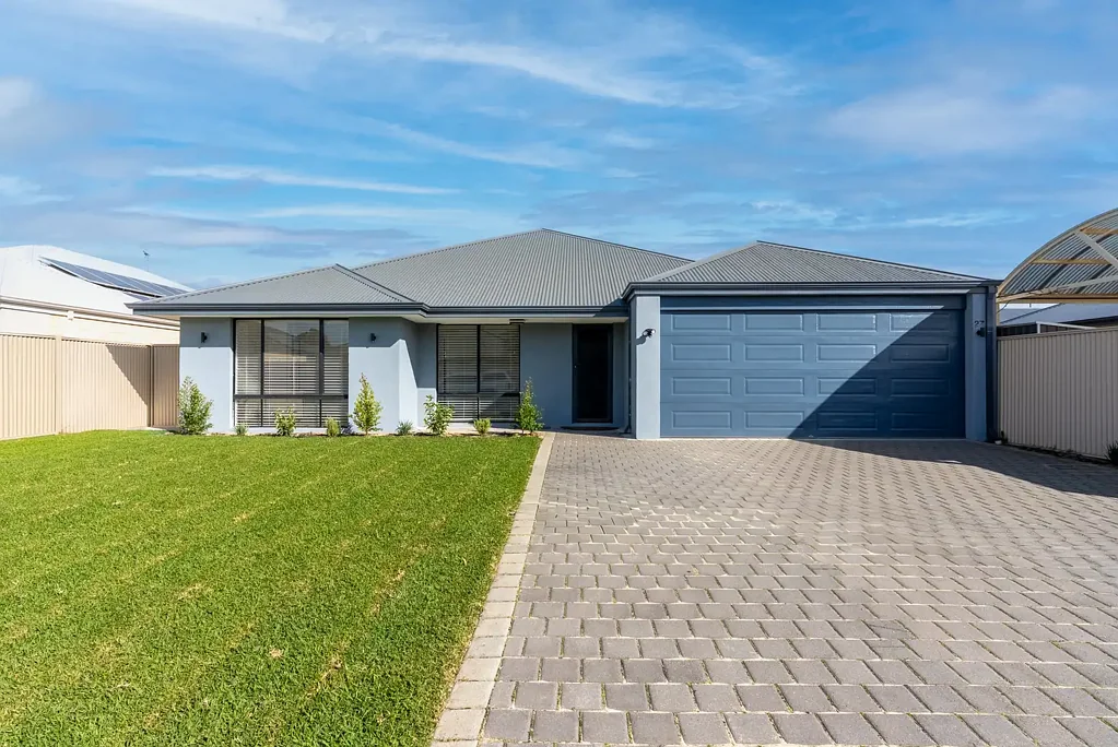Waikiki 4 Bedroom Large family home in Harrington Waters.