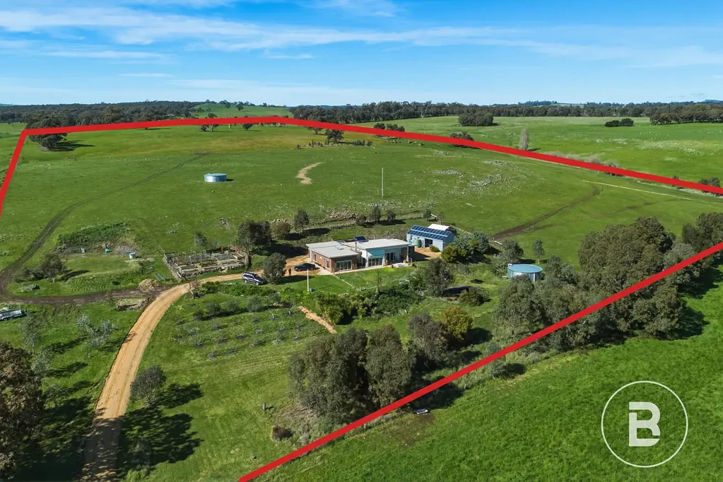 Sandon 4Zimmer Ultimate Off-Grid Haven: Modern Comfort & Exceptional Agricultural Infrastructure
