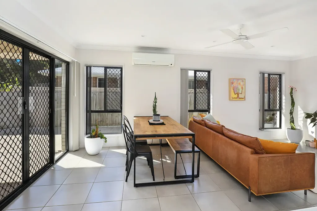 FULLY FURNISHED 4 BEDROOM HOME – 6 MONTHS ONLY!