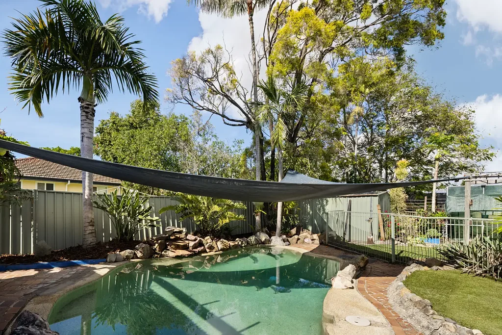 Bracken Ridge 3غرفة نوم AVAILABLE NOW - Three Bedroom Home + Dual Access + Shed + Pool + 625m2 Block