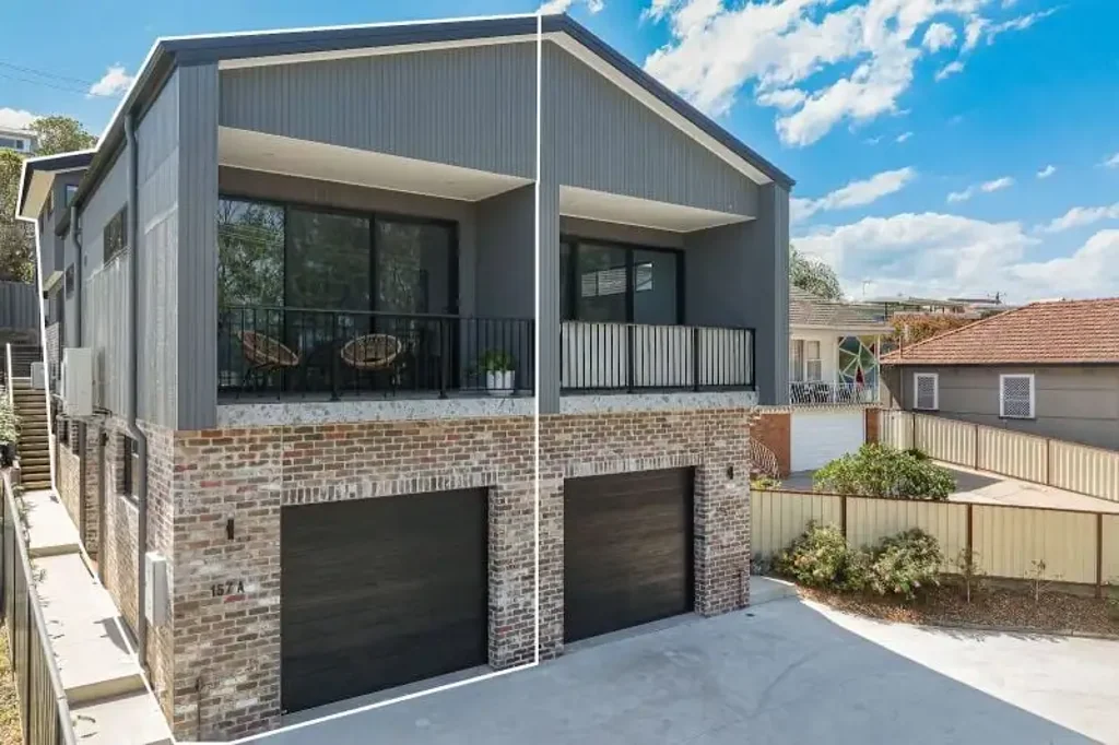 Merewether 3Kwarto Luxury Tri-Level Townhouse Minutes from Merewether Beach