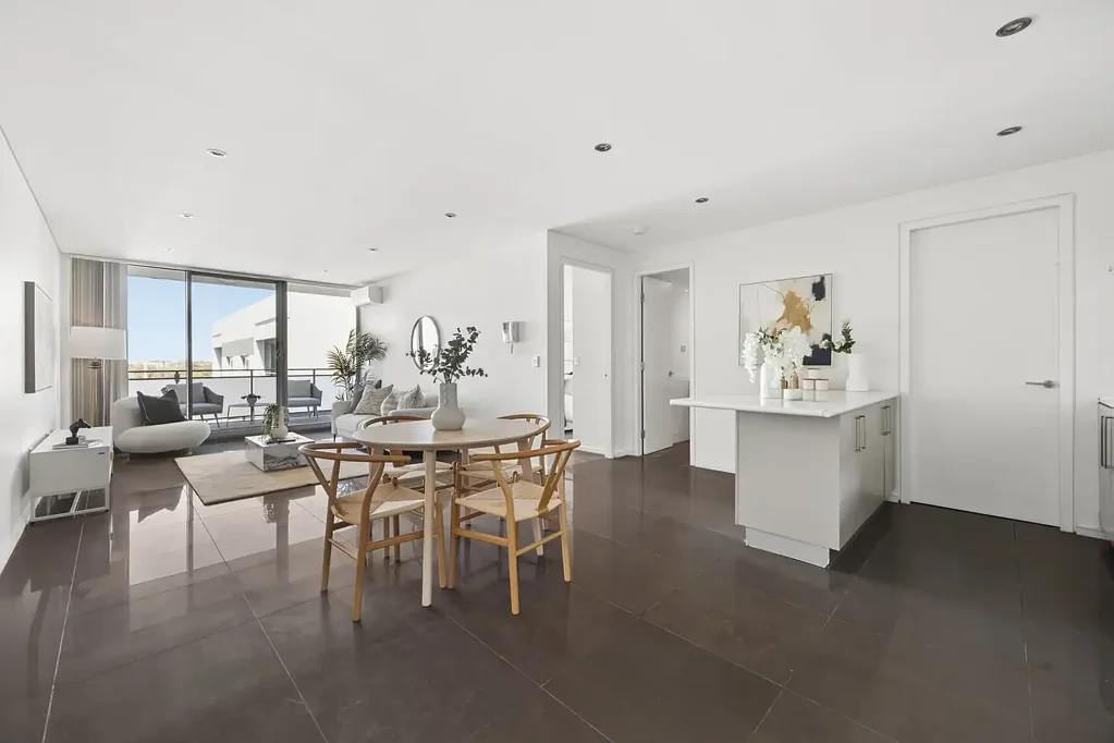 Strathfield 1 Bedroom Minimalist apartment within footsteps from the vibrant Bakehouse Quarter