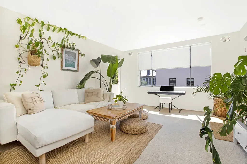 Sunny, North Facing Aspect Apartment