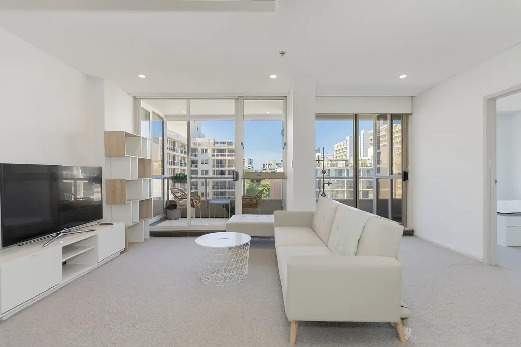 IMMACULATE FURNISHED APARTMENT