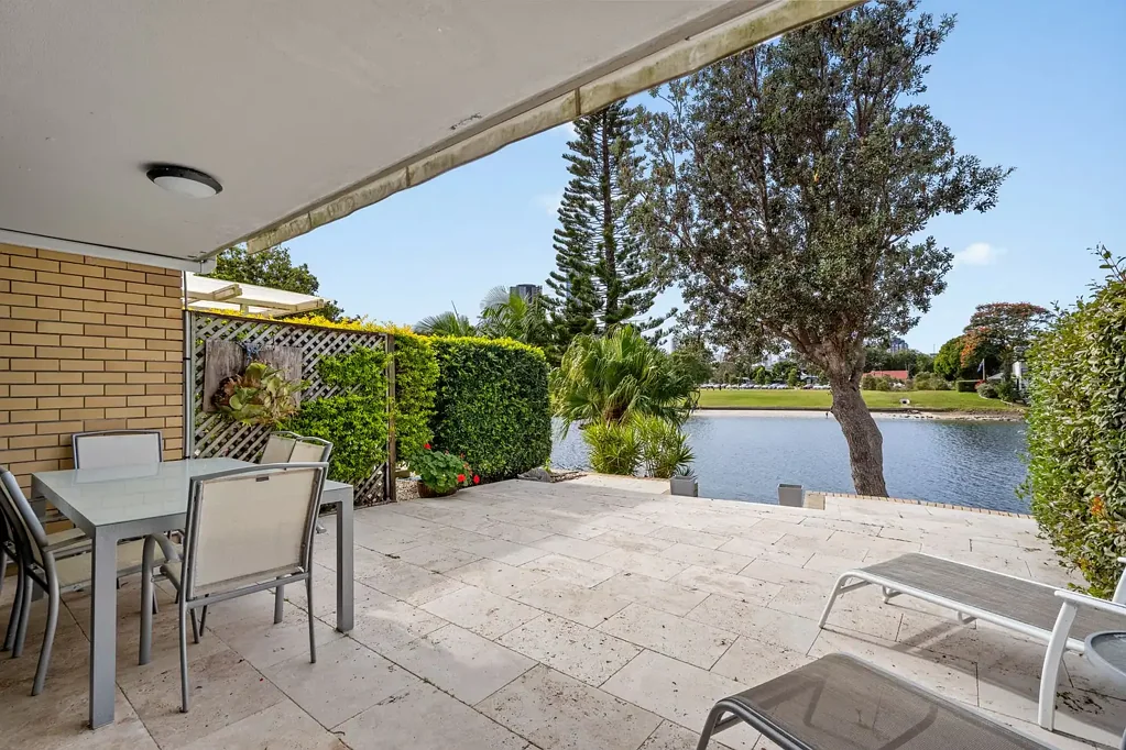 Mermaid Waters 3房  The Perfect Blend of Waterfront Serenity and Low Maintenance Living