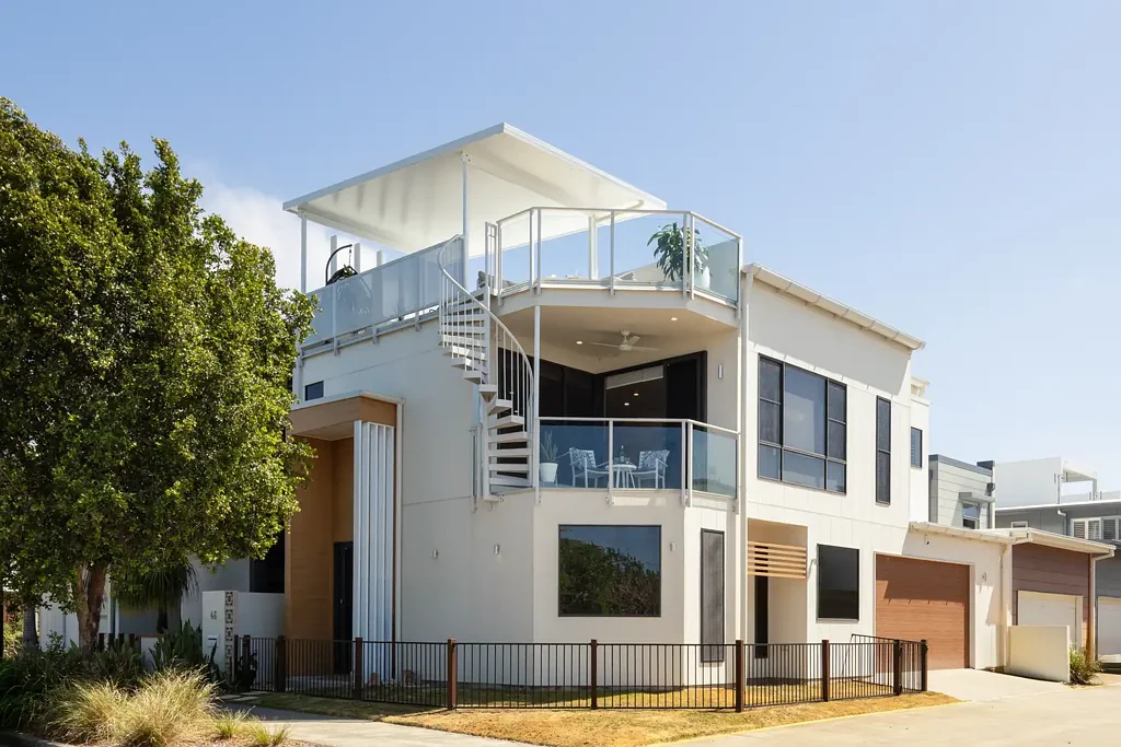 Maroochydore 3Zimmer Where Coastal Elegance Meets Effortless Luxury