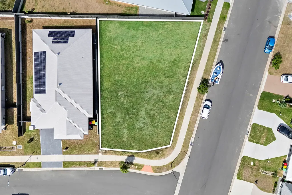 Chisholm  Ready-to-Build Corner Block