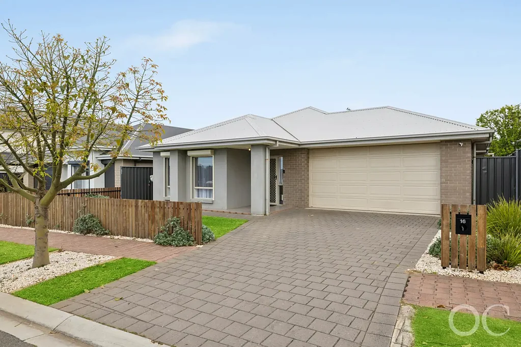 16 Burlington Road, Hallett Cove, SA 5158