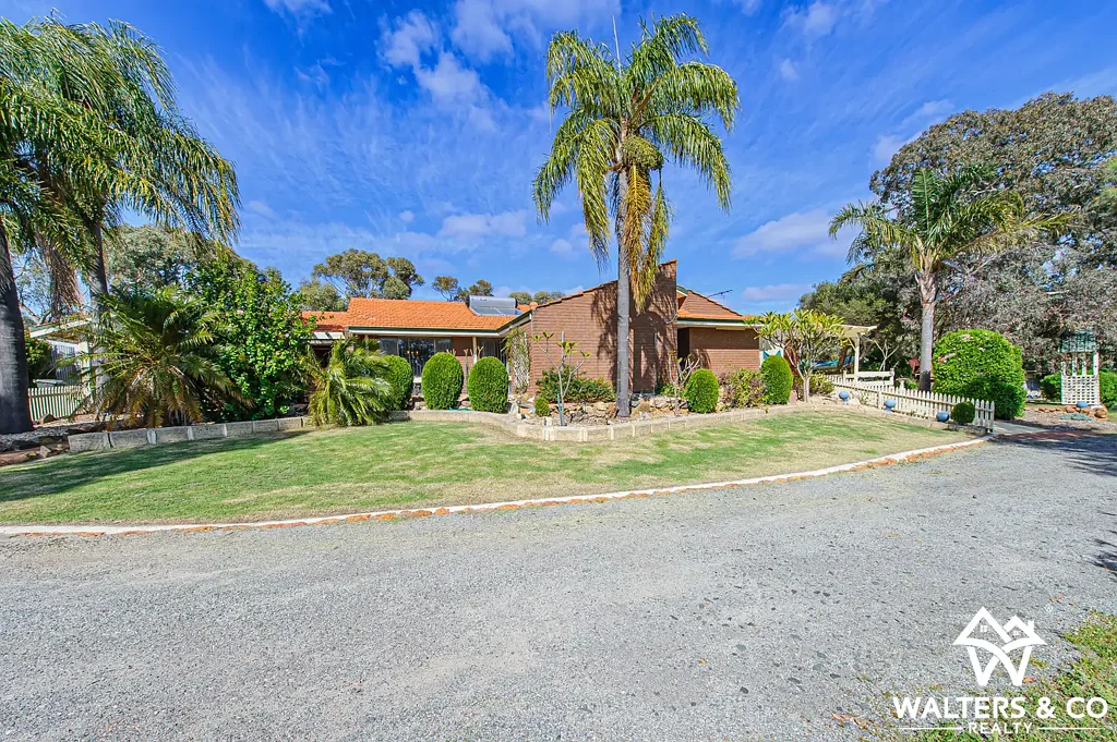 Partially furnished family home in peaceful setting