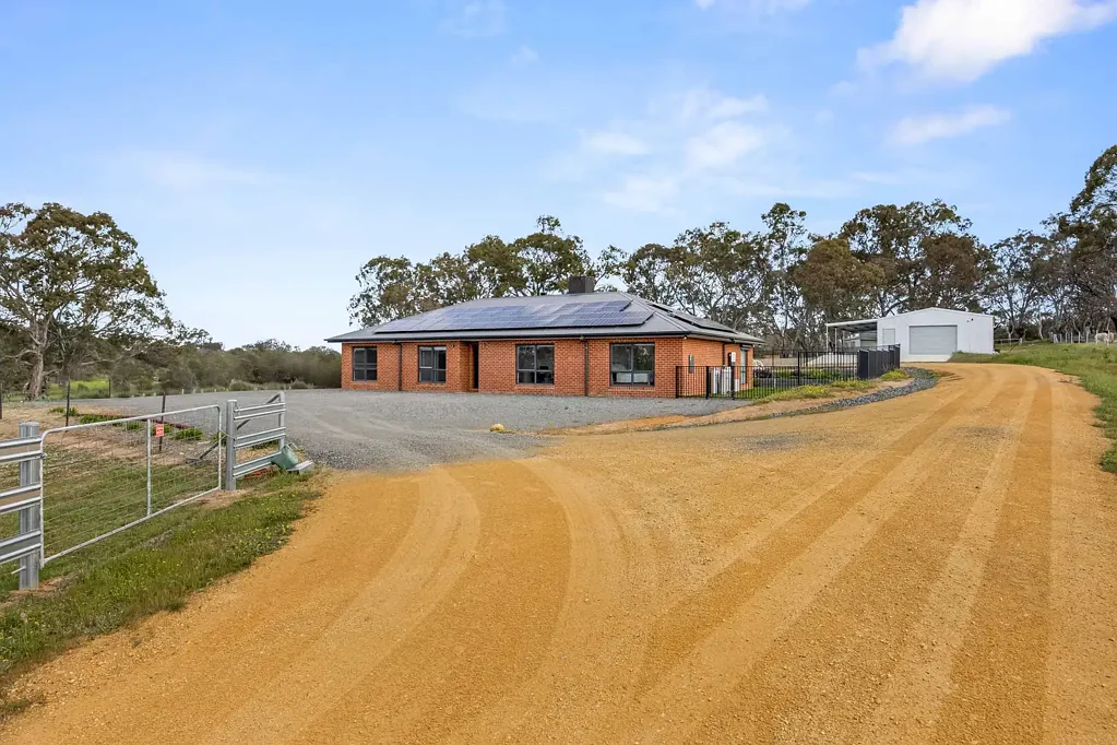 1469 Ararat-Halls Gap Road, Moyston, VIC 3377