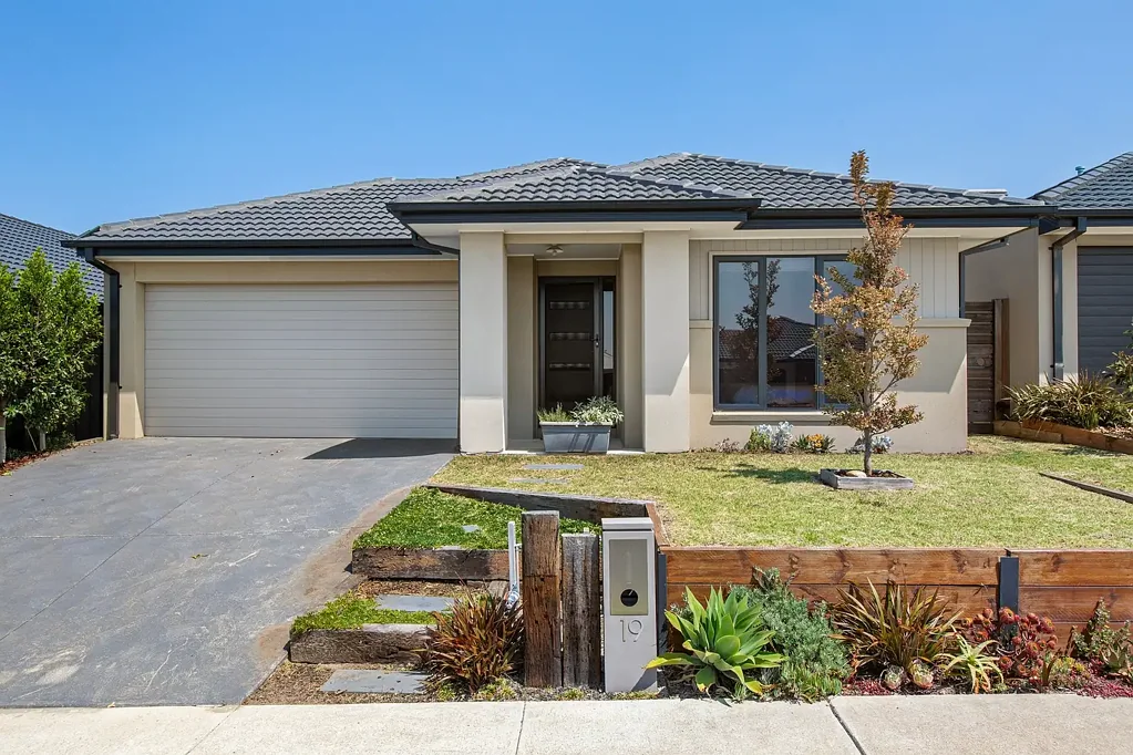 19 Whiteley Street, Mount Duneed, VIC 3217