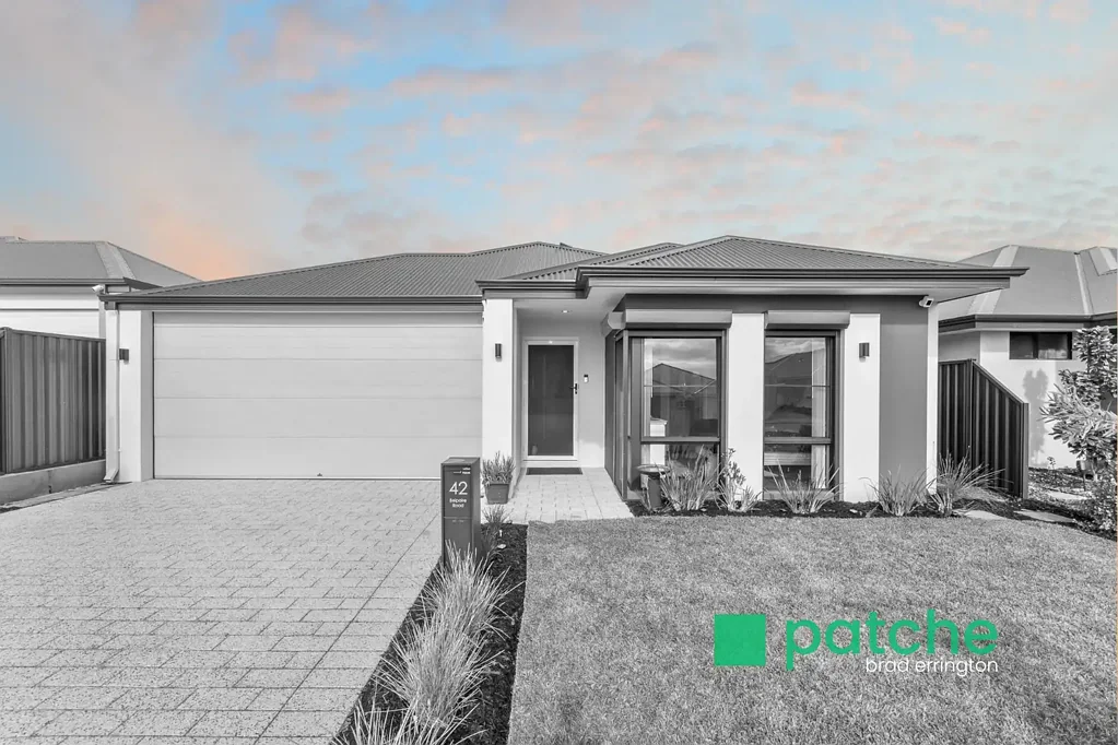 Midvale 4房  A REFINED FAMILY RETREAT WITH NEARLY EVERY UPGRADE POSSIBLE