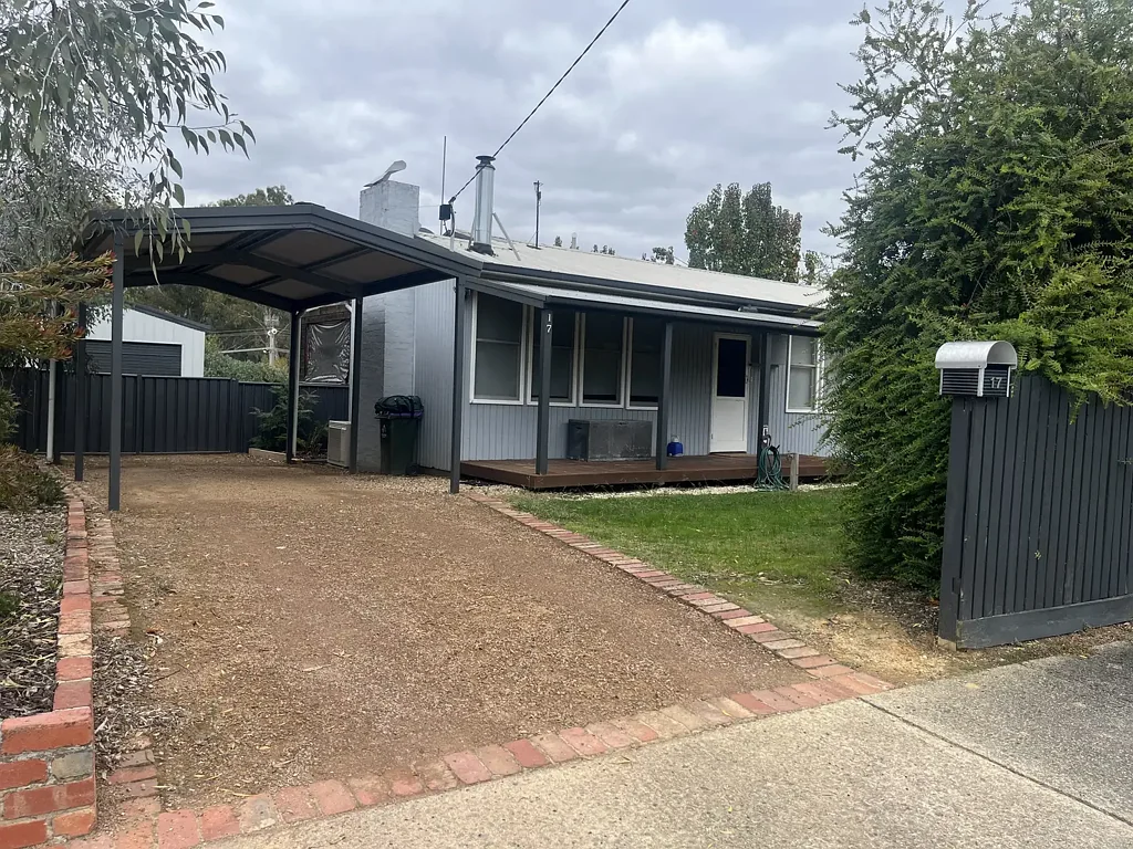 Renovated 3 Bedroom home with Outdoor Entertaining