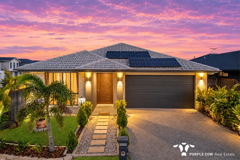 Redbank Plains 4બેડરૂમ Modern 2023 Clarendon Home | Elevated Corner Position | Solar, EV Charging & More