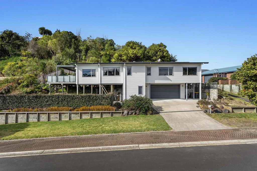 Whakatane 3Moenga Executive Living, Elevated Style