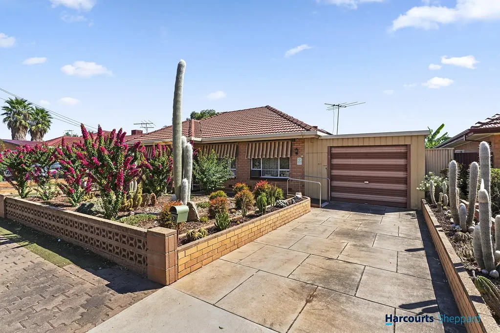 5 Saxon Street, Pooraka, SA 5095