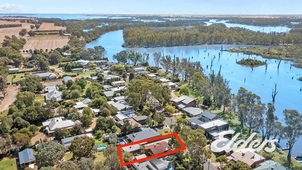 Bundalong 5 Bedroom STANDALONE 3 BEDROOM RESIDENCE PLUS SEPARATE 2 BEDROOM BUNGALOW.
