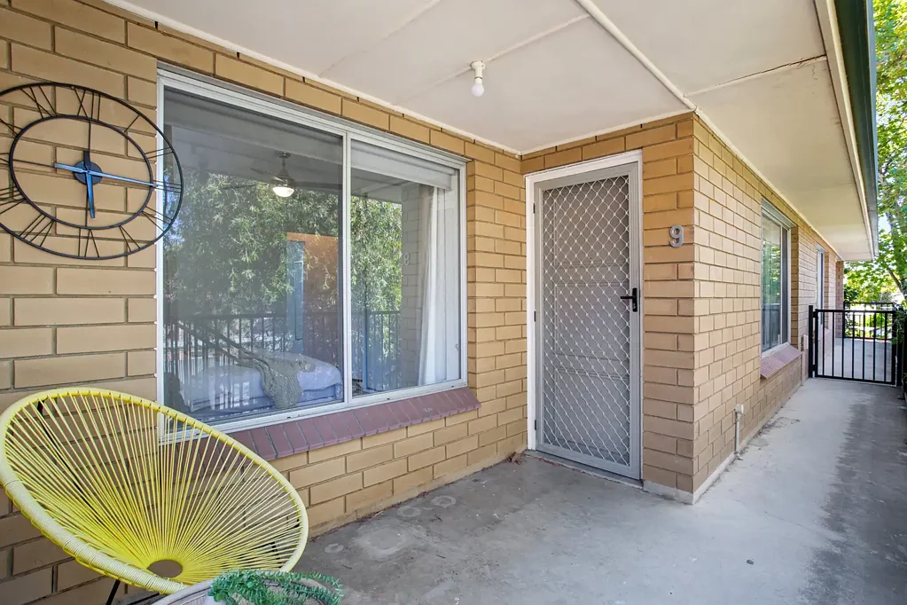 Goodwood 2chambre Welcome To Your New Place, A Stylish & Renovated Unit in Blue Chip Goodwood!