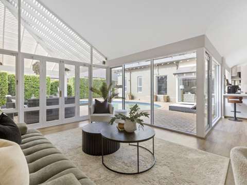 Nedlands 5 Bedroom THE ULTIMATE FAMILY HOME + SELF CONTAINED STUDIO