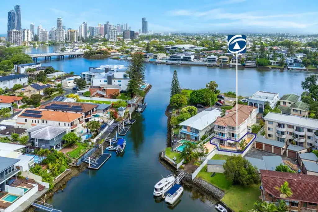 2/7 Holborow Close, Surfers Paradise, QLD 4217