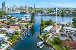 2/7 Holborow Close, Surfers Paradise