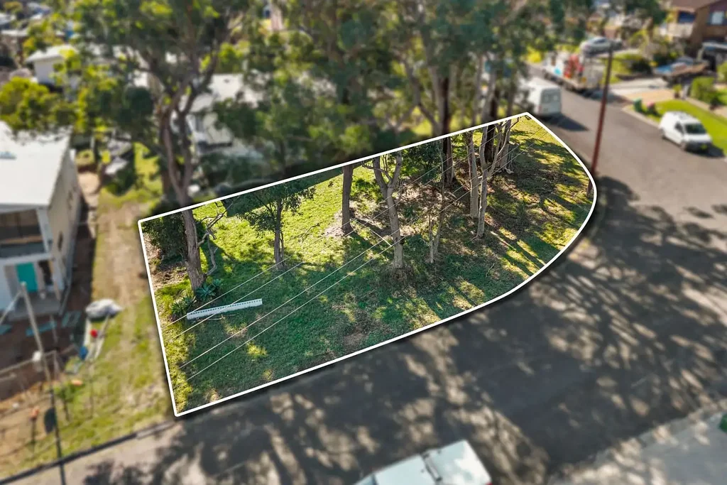 Mannering Park Last Remaining Lakeside Corner Block with Water view potential!